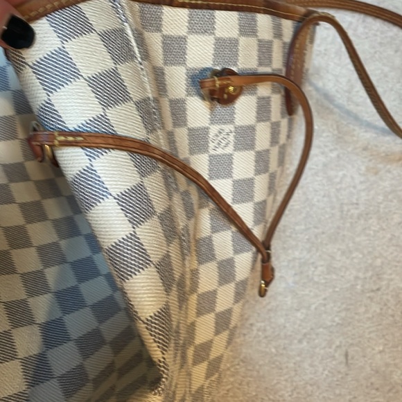 Luis Vuitton Damier Azur MM Neverfull Tote - Picture 12 of 17